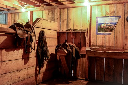 Western-Themed Cabins on Luxury Bull Ranch in Washington State - Kettle Falls, Washington - glamping.directory