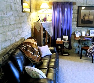 Comfortable Vacation Cottage Rental for Two Guests in Russell County, Kansas - Fairport, Kansas - glamping.directory