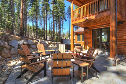 Fantastic Mountain Retreat: Stunning Log Cabin with a Hot Tub in Breckenridge, CO - Breckenridge, Colorado - glamping.directory