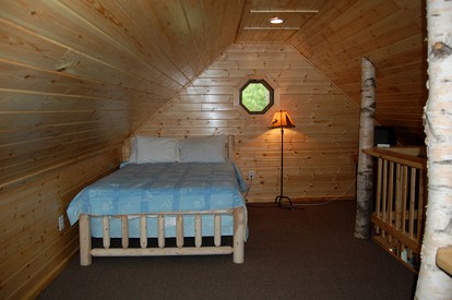 Beautiful and Spacious Waterfront Cottage Rentals near Albany - Lake Luzerne, New York - glamping.directory