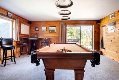 Lovely Vacation Rental with Hot Tub and Amazing Amenities for a Fantastic Family Escape in Clarkesville, Georgia - Clarkesville, Georgia - glamping.directory