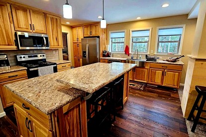 Isolated Cabin with Fire Pit Ideal for Nature Lovers in Maine - Greenville, Maine - glamping.directory