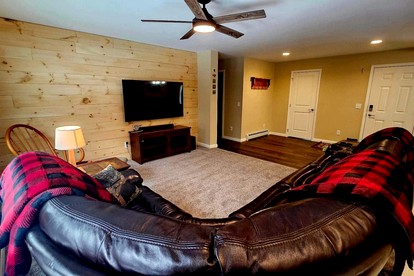 Isolated Cabin with Fire Pit Ideal for Nature Lovers in Maine - Greenville, Maine - glamping.directory