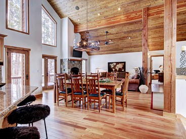 Pet-Friendly Cabin with Hot Tub near Keystone, Colorado - Breckenridge, Colorado - glamping.directory