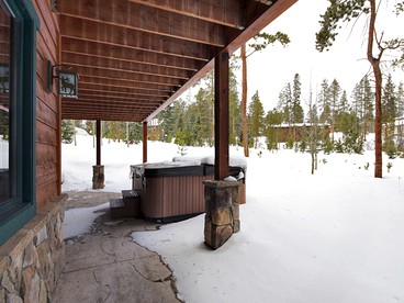 Pet-Friendly Cabin with Hot Tub near Keystone, Colorado - Breckenridge, Colorado - glamping.directory