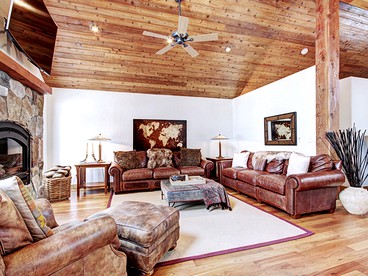 Pet-Friendly Cabin with Hot Tub near Keystone, Colorado - Breckenridge, Colorado - glamping.directory