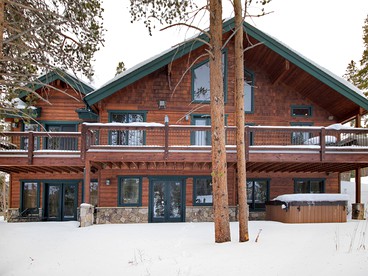 Pet-Friendly Cabin with Hot Tub near Keystone, Colorado - glamping.directory