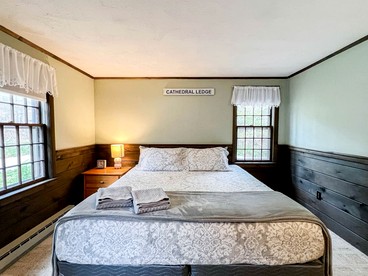 Spacious Pet-Friendly Cabin in North Conway, New Hampshire - North Conway, New Hampshire - glamping.directory