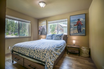 Compass Cabin-Hot Tub, WIFI, Close to Golf/Lake in Leavenworth, Washington - Leavenworth, Washington - glamping.directory