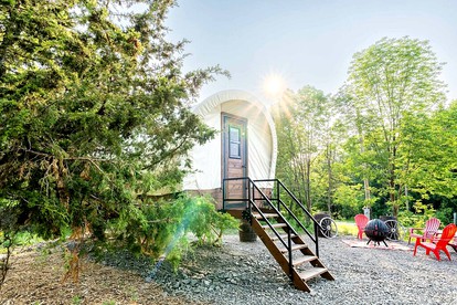Perfectly Located Pet-Friendly Wagon Retreat in Trendy Penn Yan, NY - Penn Yan, New York - glamping.directory