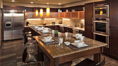Cozy Pet-Friendly Vacation Rental with a Private Hot Tub near Steamboat Ski Resort, Colorado - Steamboat, Colorado - glamping.directory