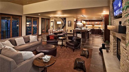 Cozy Pet-Friendly Vacation Rental with a Private Hot Tub near Steamboat Ski Resort, Colorado - Steamboat, Colorado - glamping.directory