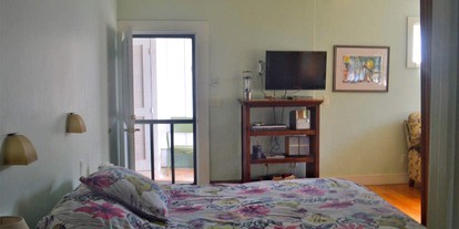 Charming Wheelchair Accessible Cottage Rental in Maui, Hawaii - Makawao, Hawaii - glamping.directory