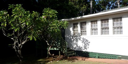 Charming Wheelchair Accessible Cottage Rental in Maui, Hawaii - glamping.directory