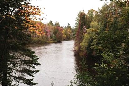 Secluded and Peaceful Cabin Rentals Along the Au Sable River in Michigan - Grayling , Michigan - glamping.directory