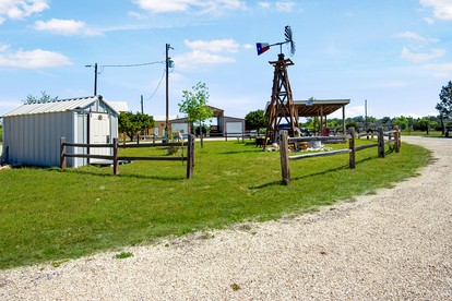 Peaceful Waterfront Retreat with Private Riverfront & Wildlife Views in Medina, Texas - Medina, Texas - glamping.directory