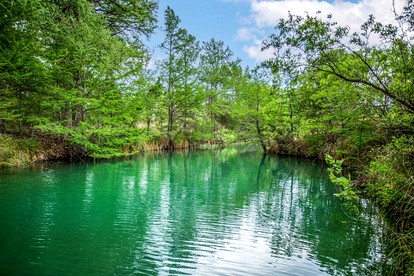 Peaceful Waterfront Retreat with Private Riverfront & Wildlife Views in Medina, Texas - Medina, Texas - glamping.directory