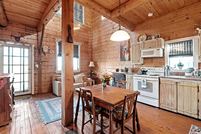 Gorgeous Rustic Log Cabin with Fire Pit and Grill near Top Wineries in Fredericksburg, Texas - Fredericksburg, Texas - glamping.directory