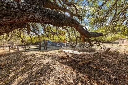 Gorgeous Rustic Log Cabin with Fire Pit and Grill near Top Wineries in Fredericksburg, Texas - Fredericksburg, Texas - glamping.directory