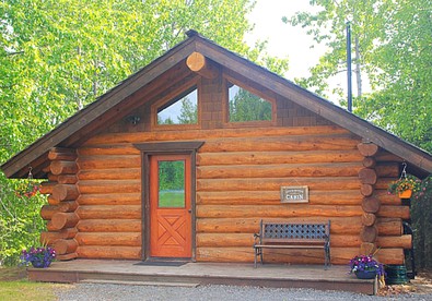 Spacious Cabin Getaway with Views of the Kenai Mountains near Sterling, Alaska - glamping.directory