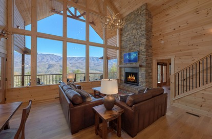 Luxury Large Glamping Destination with Private Hot Tub and Home Theater in Gatlinburg, Tennessee - Gatlinburg, Tennessee - glamping.directory