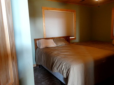Waterfront Vacation Rental Overlooking the Mississippi River in De Soto, Wisconsin - De Soto, Wisconsin - glamping.directory