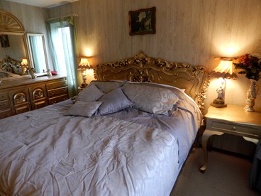 Elegant Suite Rental with a Shared Hot Tub in Fern Forest, Hawaii - Mountain View, Hawaii - glamping.directory