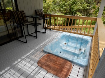 Elegant Suite Rental with a Shared Hot Tub in Fern Forest, Hawaii - Mountain View, Hawaii - glamping.directory