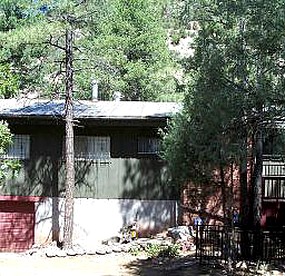 Peaceful Woodland Cottage Getaway near Jemez Springs, New Mexico - glamping.directory