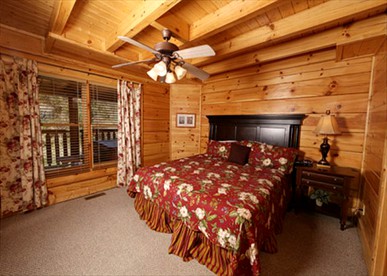 Deluxe Family Cabin in a Gated Resort with Pools in Pigeon Forge, Tennessee - Sevierville, Tennessee - glamping.directory