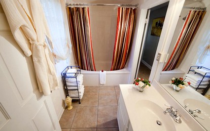 Welcoming Family Getaway Cottage on Historic Grounds in Vacherie, Louisiana - Vacherie, Louisiana - glamping.directory