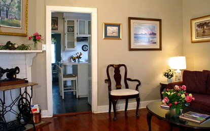Welcoming Family Getaway Cottage on Historic Grounds in Vacherie, Louisiana - Vacherie, Louisiana - glamping.directory