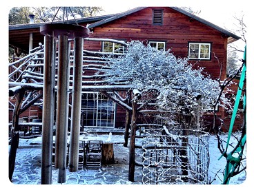 Grand Rustic Cabin Rental with Private Hot Tub near Escondido, California - Julian, California - glamping.directory