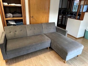 Inviting Alaska Apartment with Mountain Views & Easy Trail Access near Downtown Juneau - Juneau, Alaska - glamping.directory