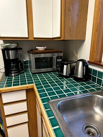 Inviting Alaska Apartment with Mountain Views & Easy Trail Access near Downtown Juneau - Juneau, Alaska - glamping.directory