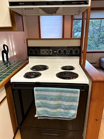 Inviting Alaska Apartment with Mountain Views & Easy Trail Access near Downtown Juneau - Juneau, Alaska - glamping.directory
