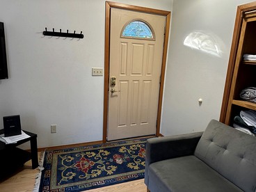Inviting Alaska Apartment with Mountain Views & Easy Trail Access near Downtown Juneau - Juneau, Alaska - glamping.directory