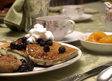 Quiet Couples Getaway with a Delicious Breakfast near the Allegheny National Forest, Pennsylvania - Russell, Pennsylvania - glamping.directory