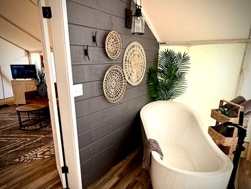 Idyllic Safari Tent Lovely for a Romantic Escape in Kentucky - Cadiz, Kentucky - glamping.directory