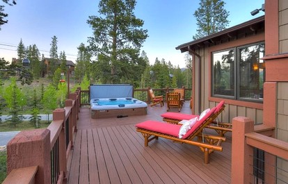 Wonderful Secluded Villa Nestled Amidst Trees in Breckenridge, Colorado - Breckenridge, Colorado - glamping.directory