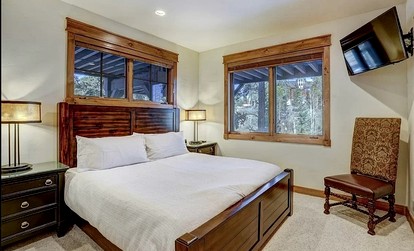 Wonderful Secluded Villa Nestled Amidst Trees in Breckenridge, Colorado - Breckenridge, Colorado - glamping.directory