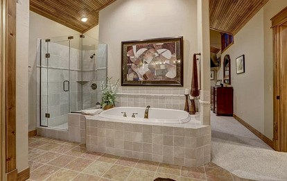 Wonderful Secluded Villa Nestled Amidst Trees in Breckenridge, Colorado - Breckenridge, Colorado - glamping.directory