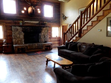 Historic Alpine Lodge Rental near Jackson Hole, Wyoming - Bondurant, Wyoming - glamping.directory