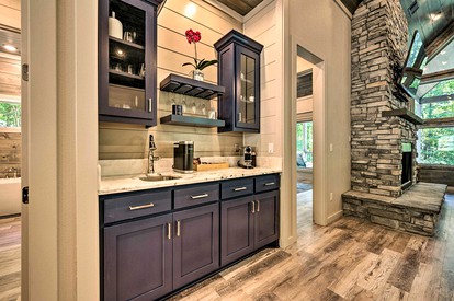 Luxury Broken Bow Cabin with a Sauna and a Hot Tub - Hochatown, Oklahoma - glamping.directory