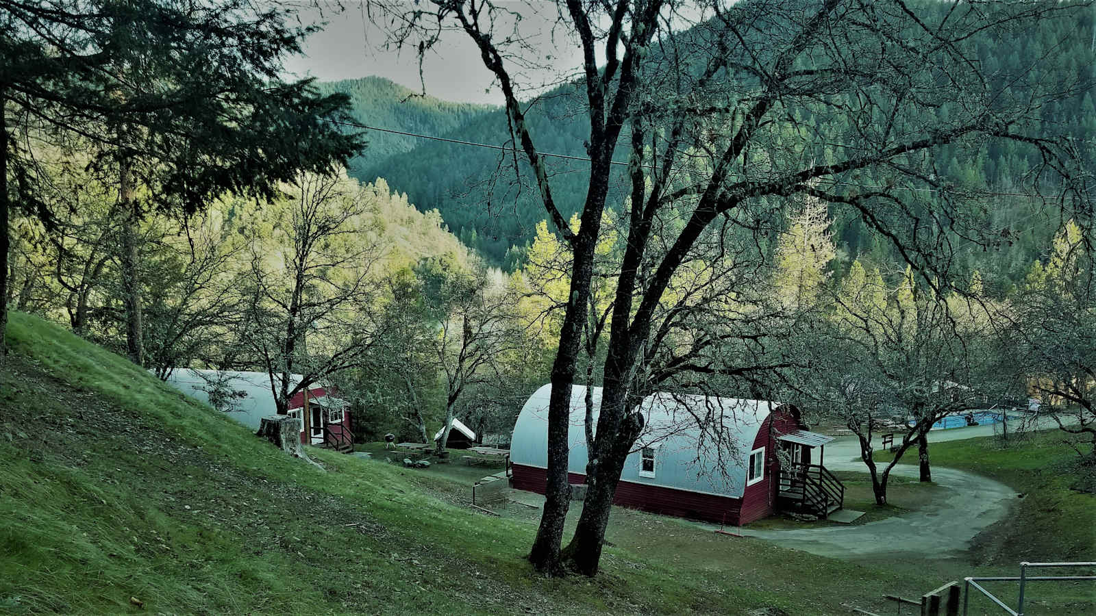 Lewiston Lake Getaway - Lewiston, California - glamping.directory
