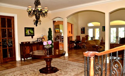 Lovely Charming Villa with Vineyards and Outdoor Pool in Oregon's Willamette Valley - Dundee, Oregon - glamping.directory