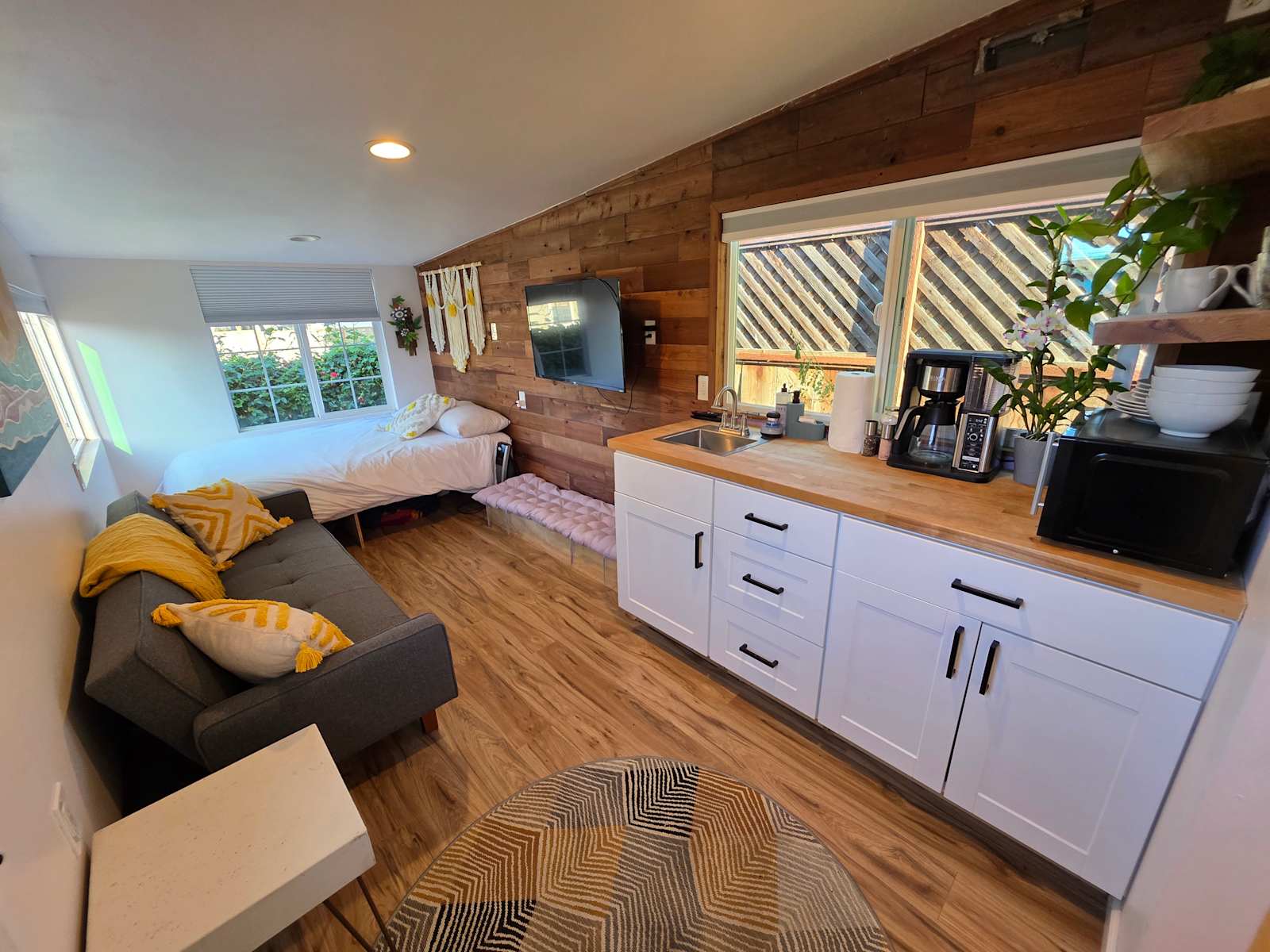 Cute Tiny Home In Midtown Santa Cruz - Santa Cruz, California - glamping.directory