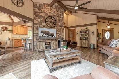 Luxurious Rustic-Modern Retreat with Hot Tub near Local Attractions in Whitney, California - Big Bear, California - glamping.directory