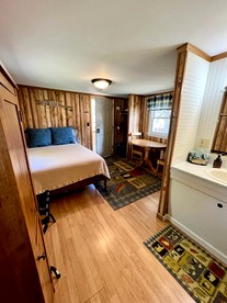 Pet-Friendly Studio Cabin with BBQ and Porch in South Dakota - Hot Springs, South Dakota - glamping.directory