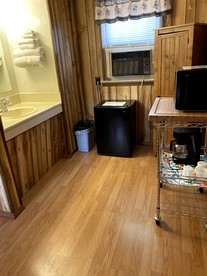 Pet-Friendly Studio Cabin with BBQ and Porch in South Dakota - Hot Springs, South Dakota - glamping.directory